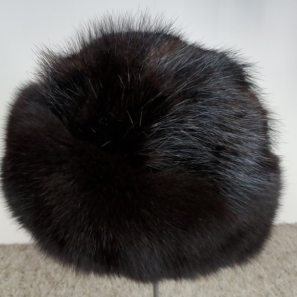 Beaver Fur Hat with Fox Fur Trim - Picture 2 of 3